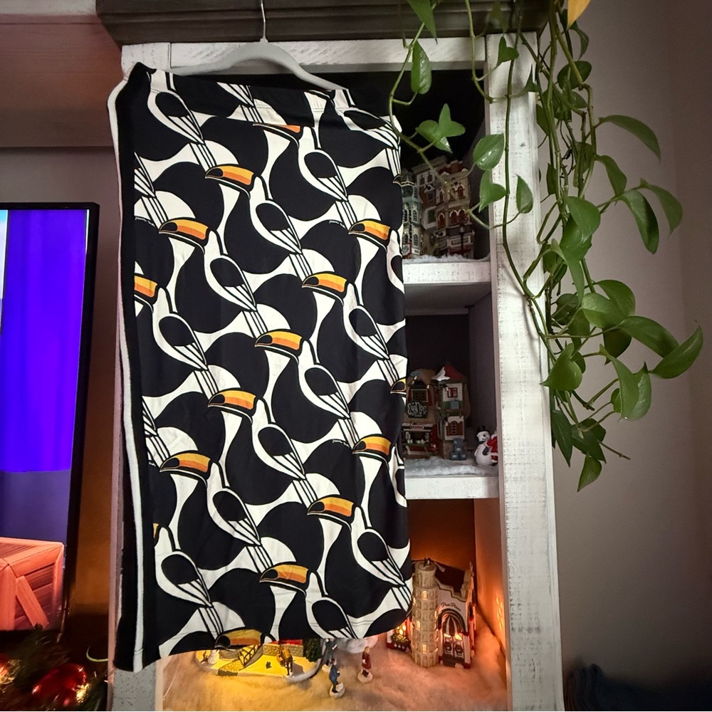 Farm Rio skirt - Picture 2 of 3